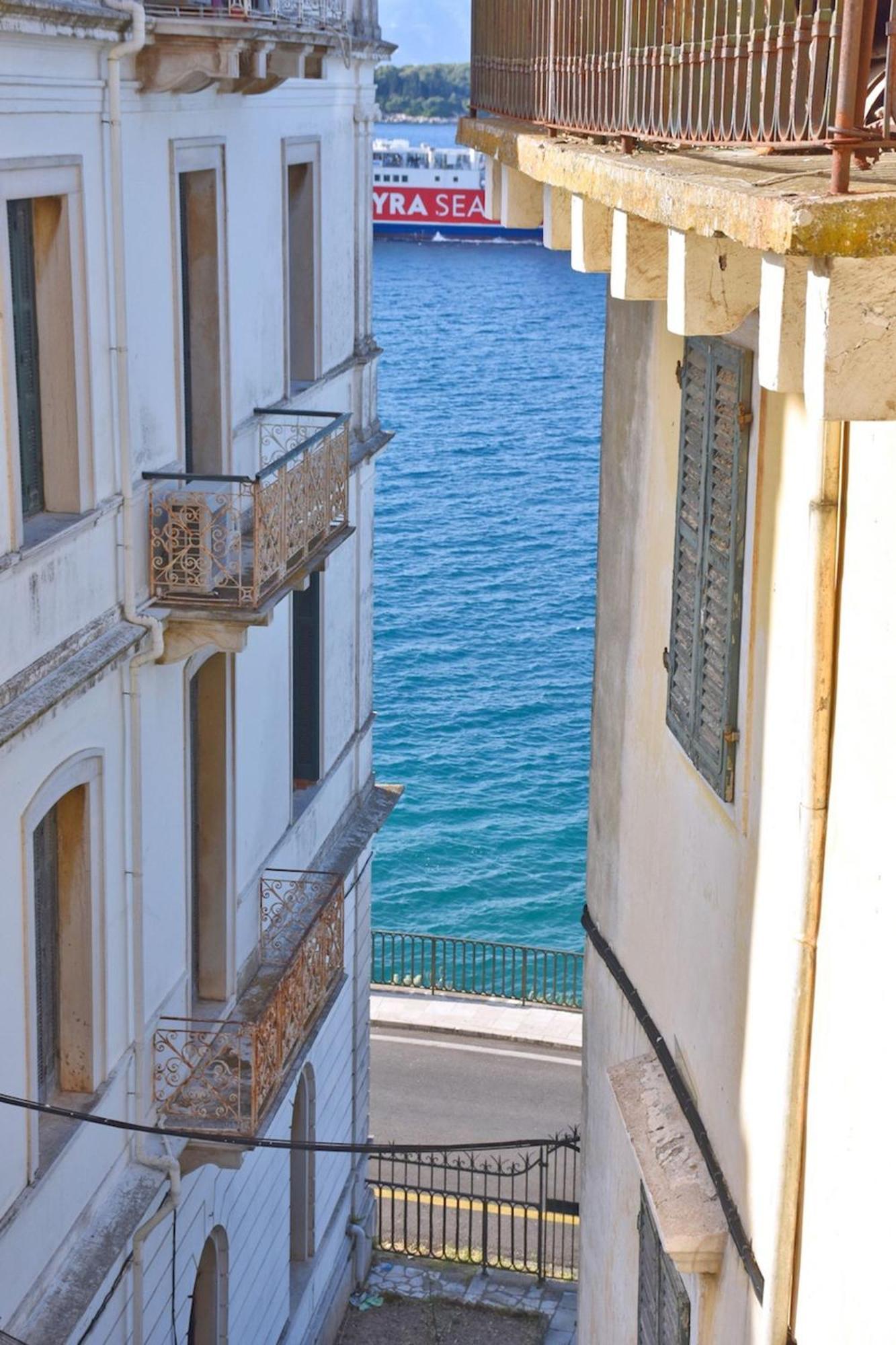 Mouragia Suites Corfu コルフ島 エクステリア 写真